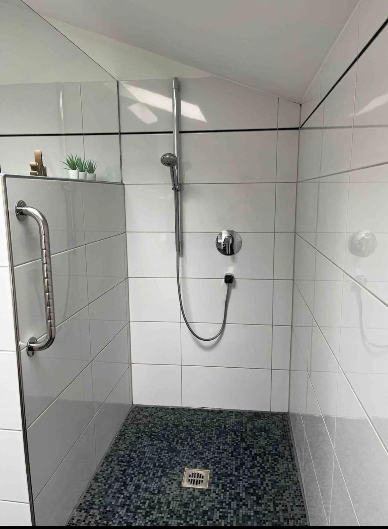 Апартаменты Penthouse Perfekt Fuer Teams, Familien Und Gruppen Бад-Мергентхайм Экстерьер фото